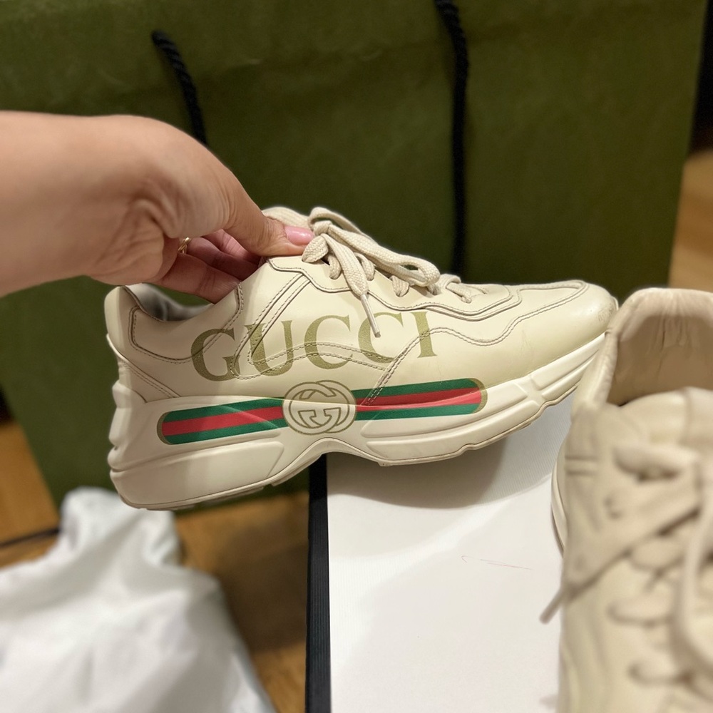Woman Rhyton gucci logo leather sneaker